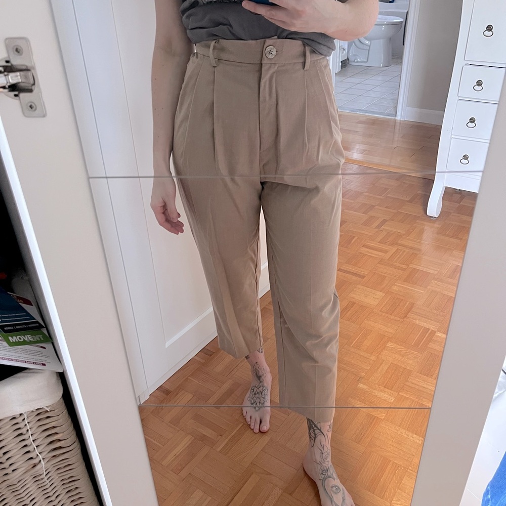 H&M beige pleated Women's Pants